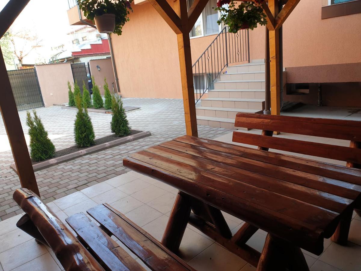 Villa Accommodation Bukarest Exterior foto